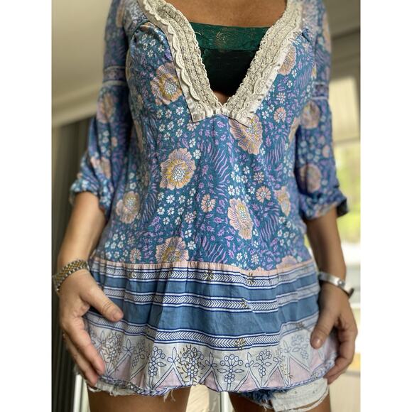 Free People Tops - FREE PEOPLE floral Cotton Blouse Womens Lace Inset pearl buttons Tunic Top S/P